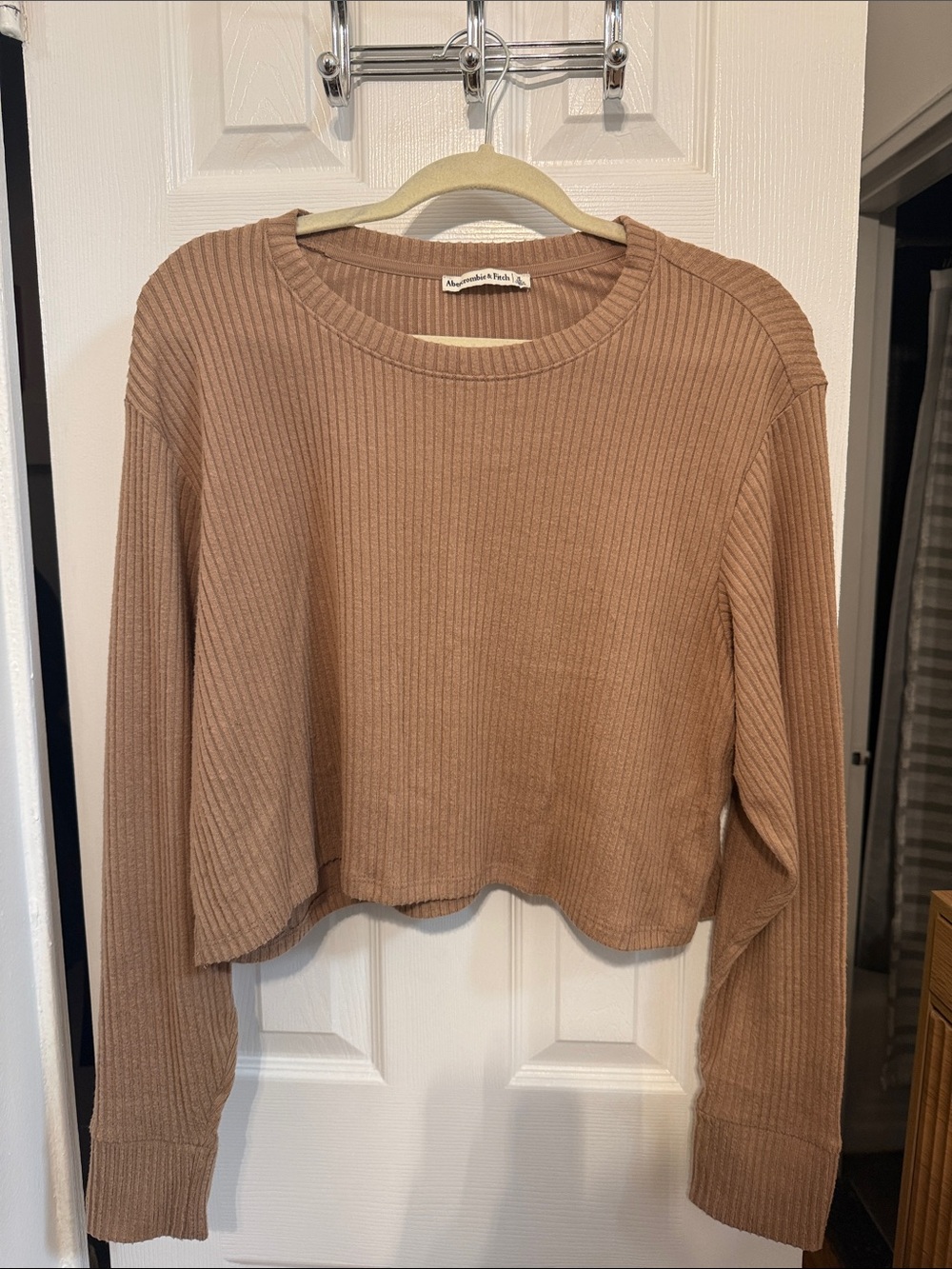Abercrombie & Fitch Cropped Ribbed Crewneck Long Sleeve - Light Brown